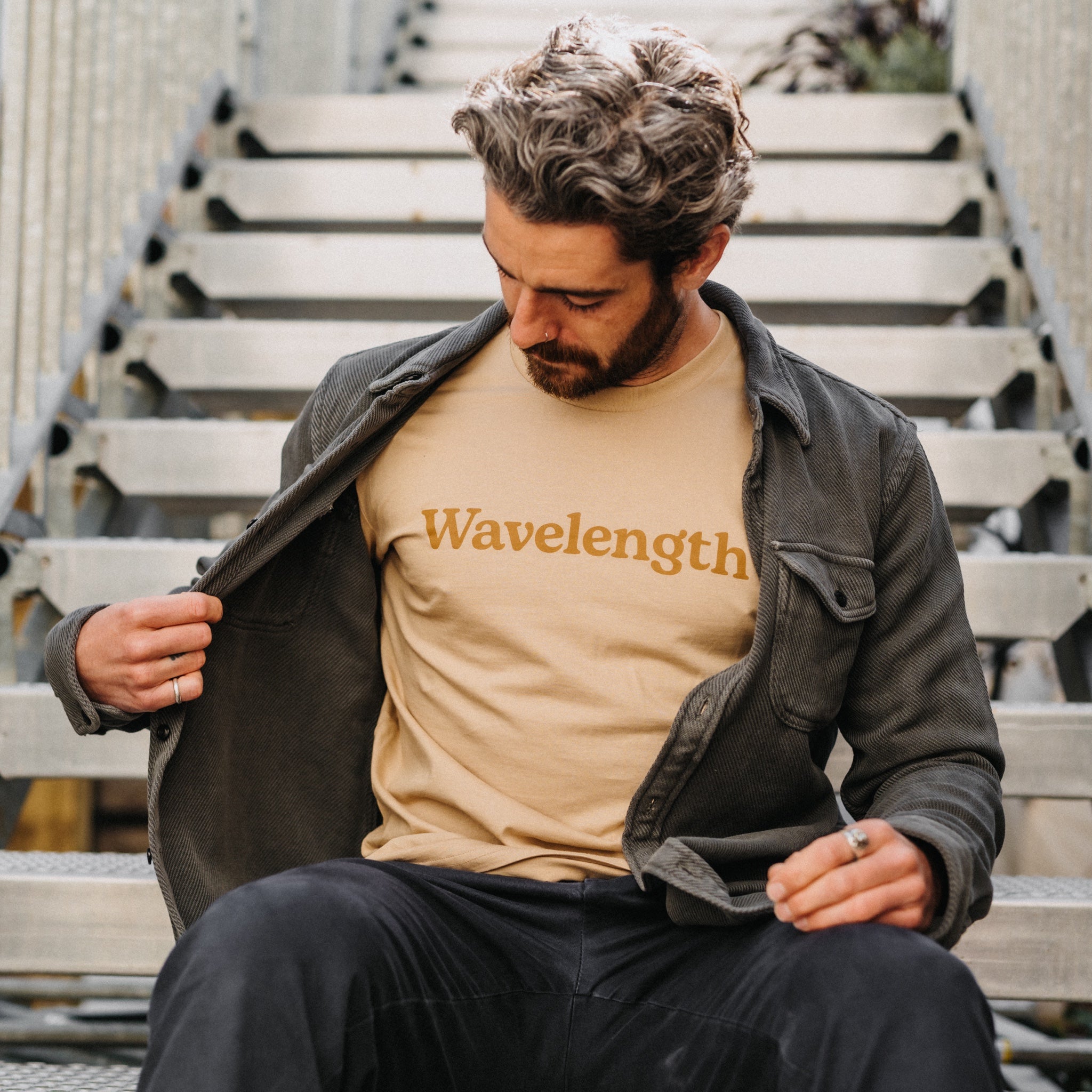 Wavelength Far Out T-shirt - Sand